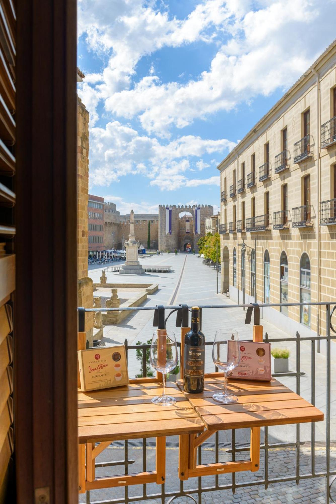 Balcony View To Avila'S Alcazar Eksteriør bilde