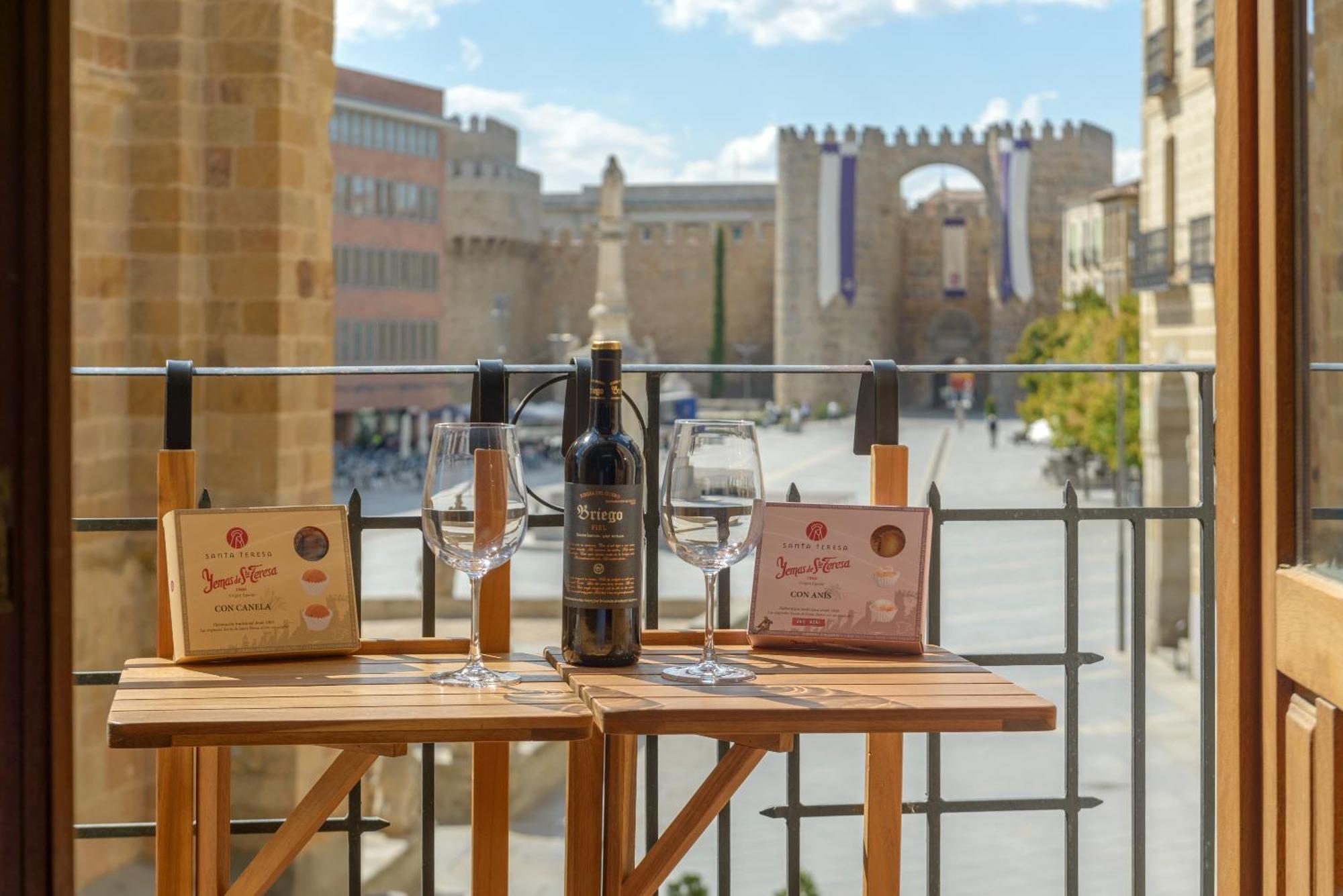 Balcony View To Avila'S Alcazar Eksteriør bilde